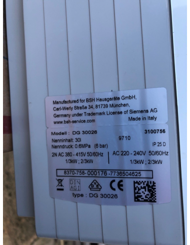 Scaldabagno elettrico a parete 30 Lt... Scaldabagno elettrico a parete 30 Lt...