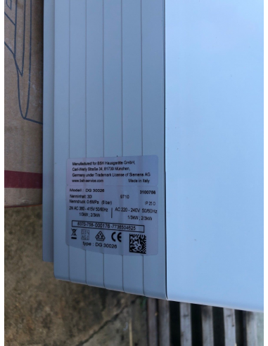 Scaldabagno elettrico a parete 30 Lt... Scaldabagno elettrico a parete 30 Lt...