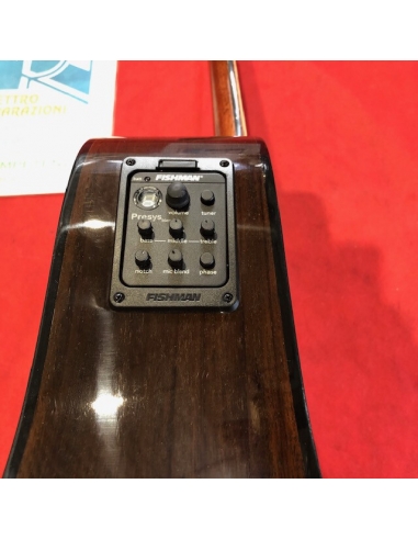 Chitarra acustica elettrificata... Chitarra acustica elettrificata...