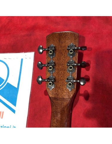 Chitarra acustica elettrificata... Chitarra acustica elettrificata...