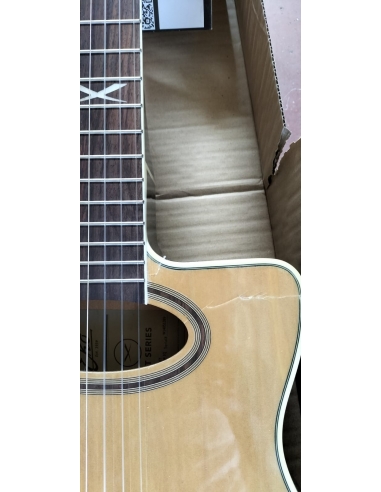 Chitarra Classica Elettrificata EKO... Chitarra Classica Elettrificata EKO...