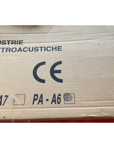 Staffa universale verticale da parete...