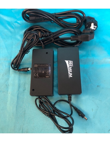 2 x ALIMENTATORE STABILIZZATO 12V 5A...