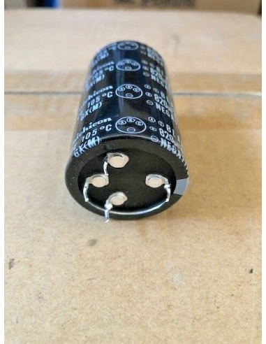 Elettrolitico 820uF 350V Japan...