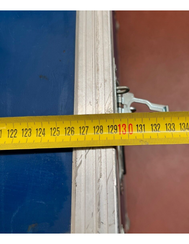 Flight case munito di  ruote con...