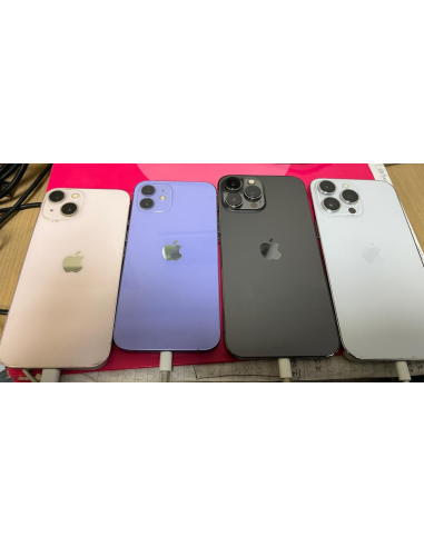8 IPHONE Vari Non funzionanti da...