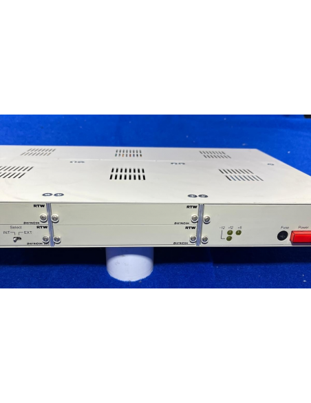 RTW 1239 Distributore audio con sottotelaio da 19″/1U con alimentatore e connett